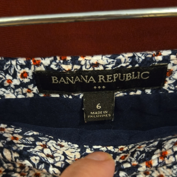 Banana Republic Navy Floral Pencil Skirt - Picture 2 of 7